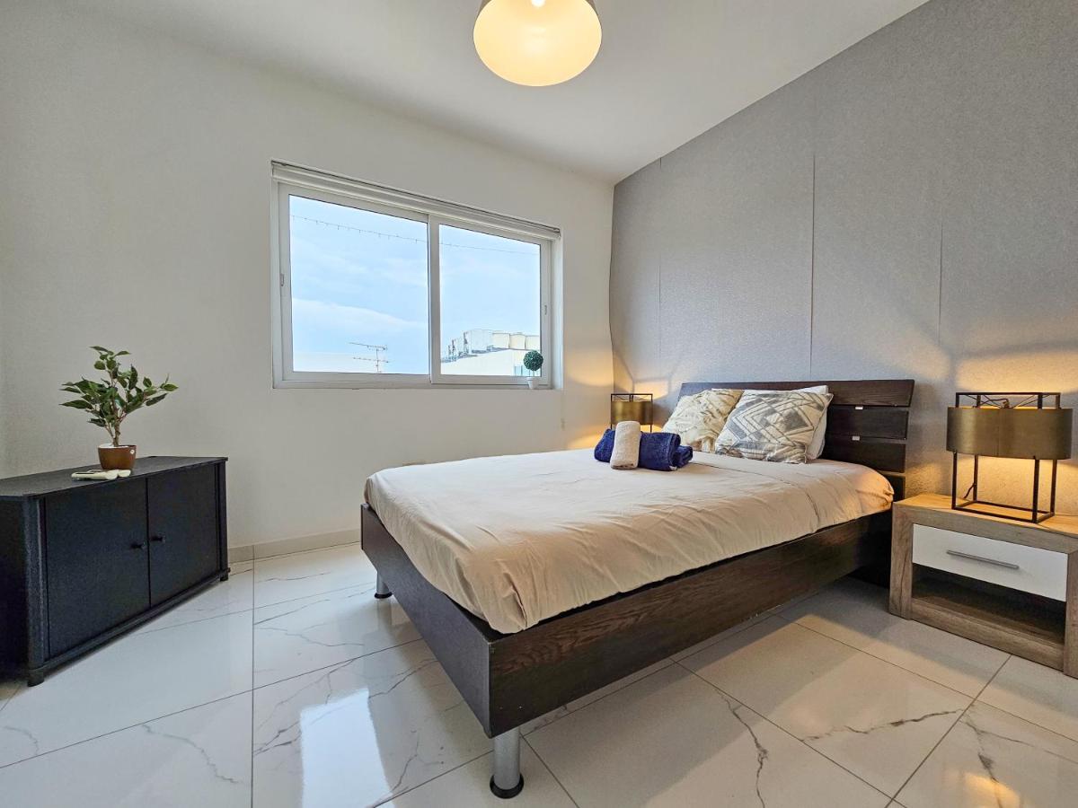 Mive Luxury Sea View Penthouse Lejlighed Gzira Eksteriør billede